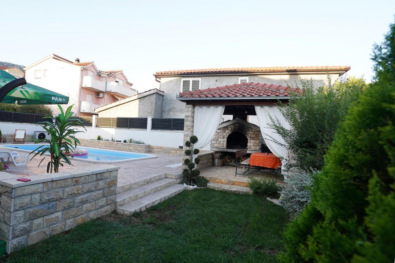 Villa Tago With Heated New Pool Kastela Ngoại thất bức ảnh