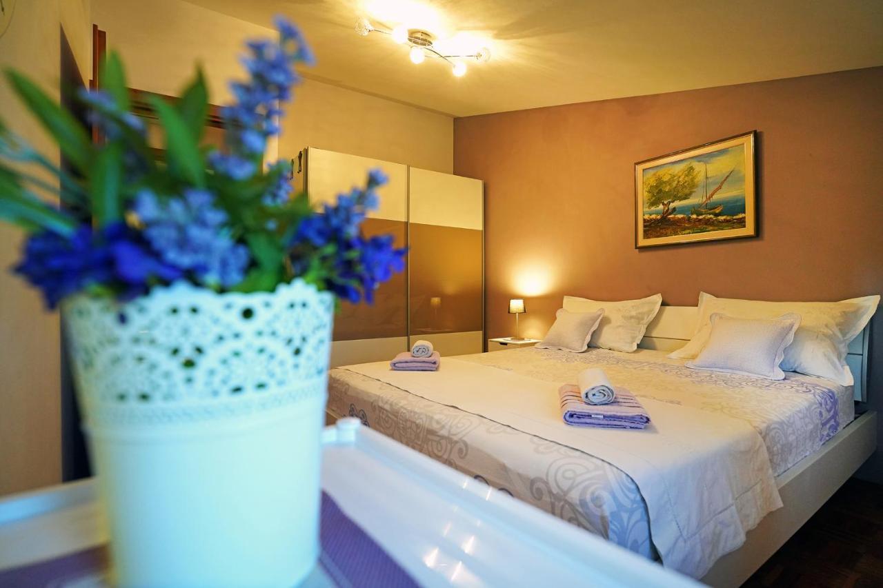 Villa Tago With Heated New Pool Kastela Ngoại thất bức ảnh