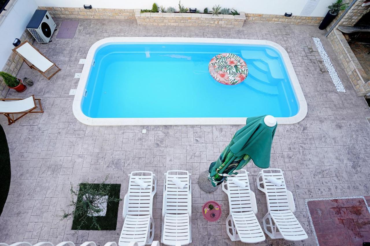 Villa Tago With Heated New Pool Kastela Ngoại thất bức ảnh