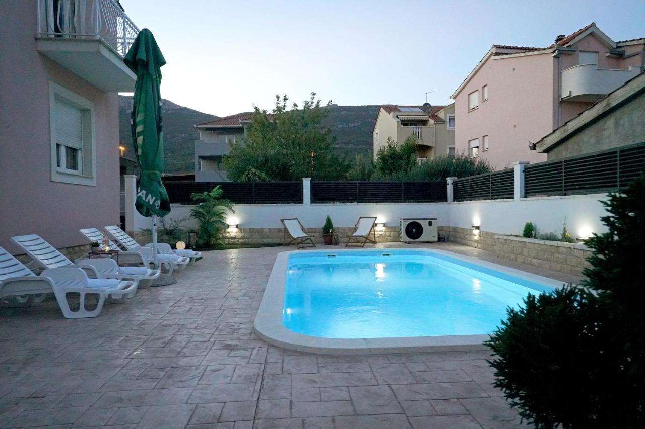 Villa Tago With Heated New Pool Kastela Ngoại thất bức ảnh