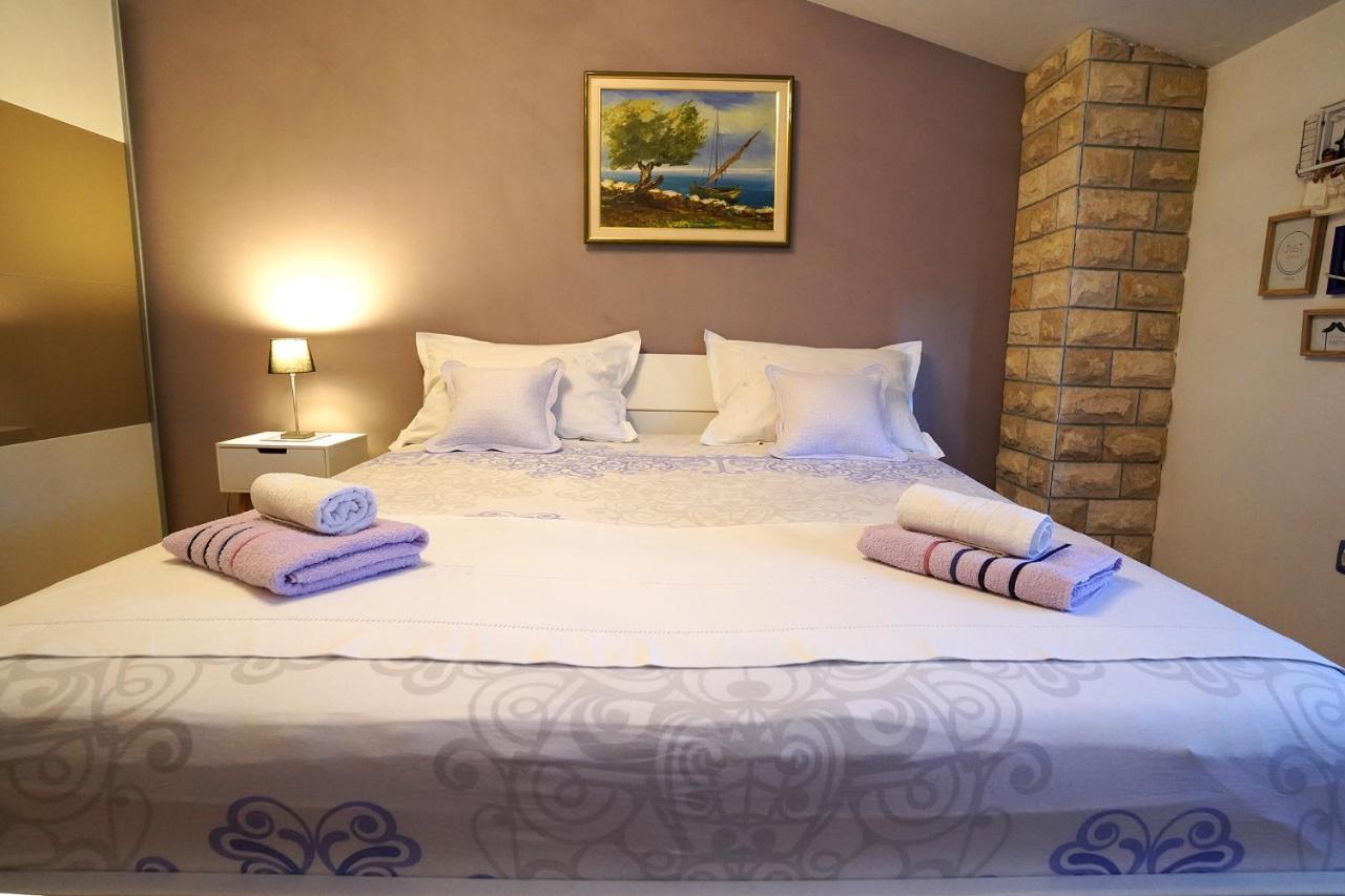 Villa Tago With Heated New Pool Kastela Ngoại thất bức ảnh