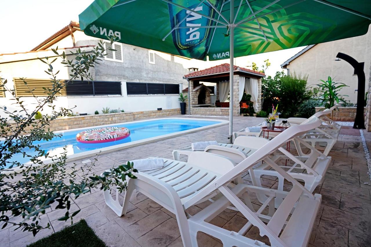 Villa Tago With Heated New Pool Kastela Ngoại thất bức ảnh