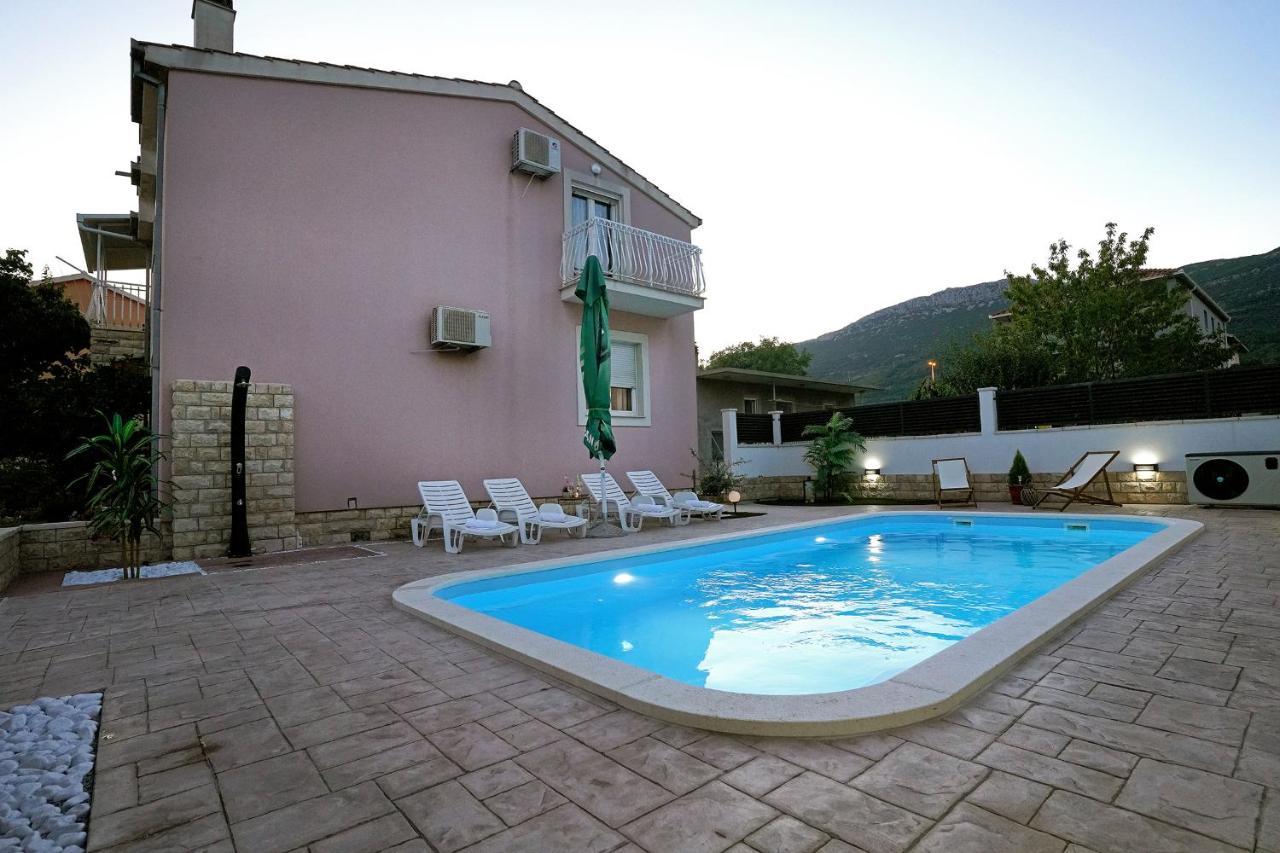 Villa Tago With Heated New Pool Kastela Ngoại thất bức ảnh