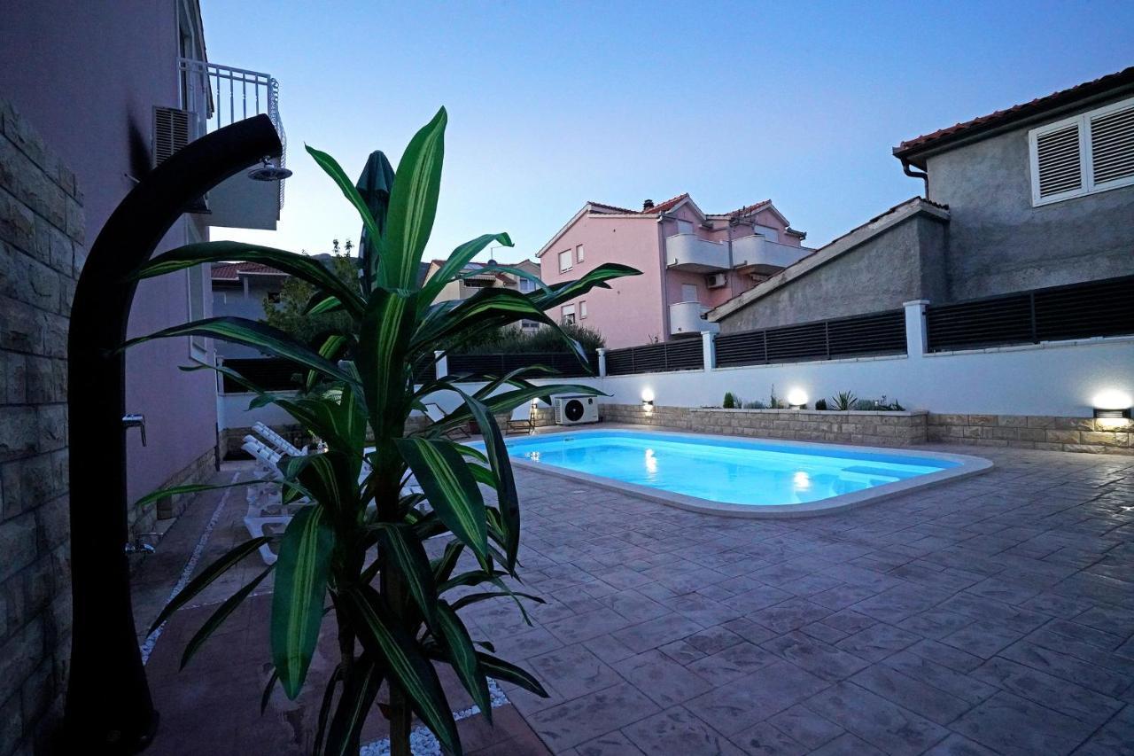 Villa Tago With Heated New Pool Kastela Ngoại thất bức ảnh