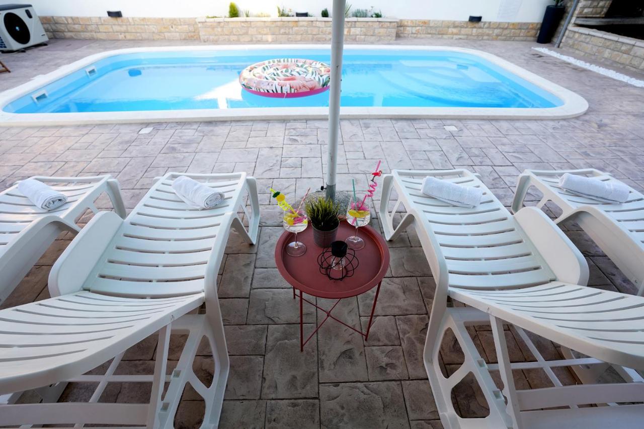 Villa Tago With Heated New Pool Kastela Ngoại thất bức ảnh