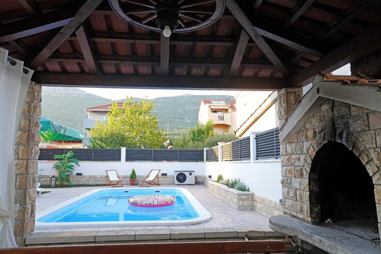 Villa Tago With Heated New Pool Kastela Ngoại thất bức ảnh